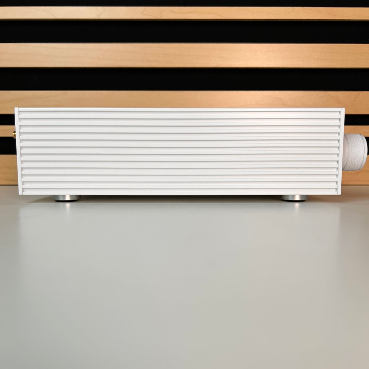 Acoustas AC650 DSP Amplifier - Deluxe Mini Edition in White
