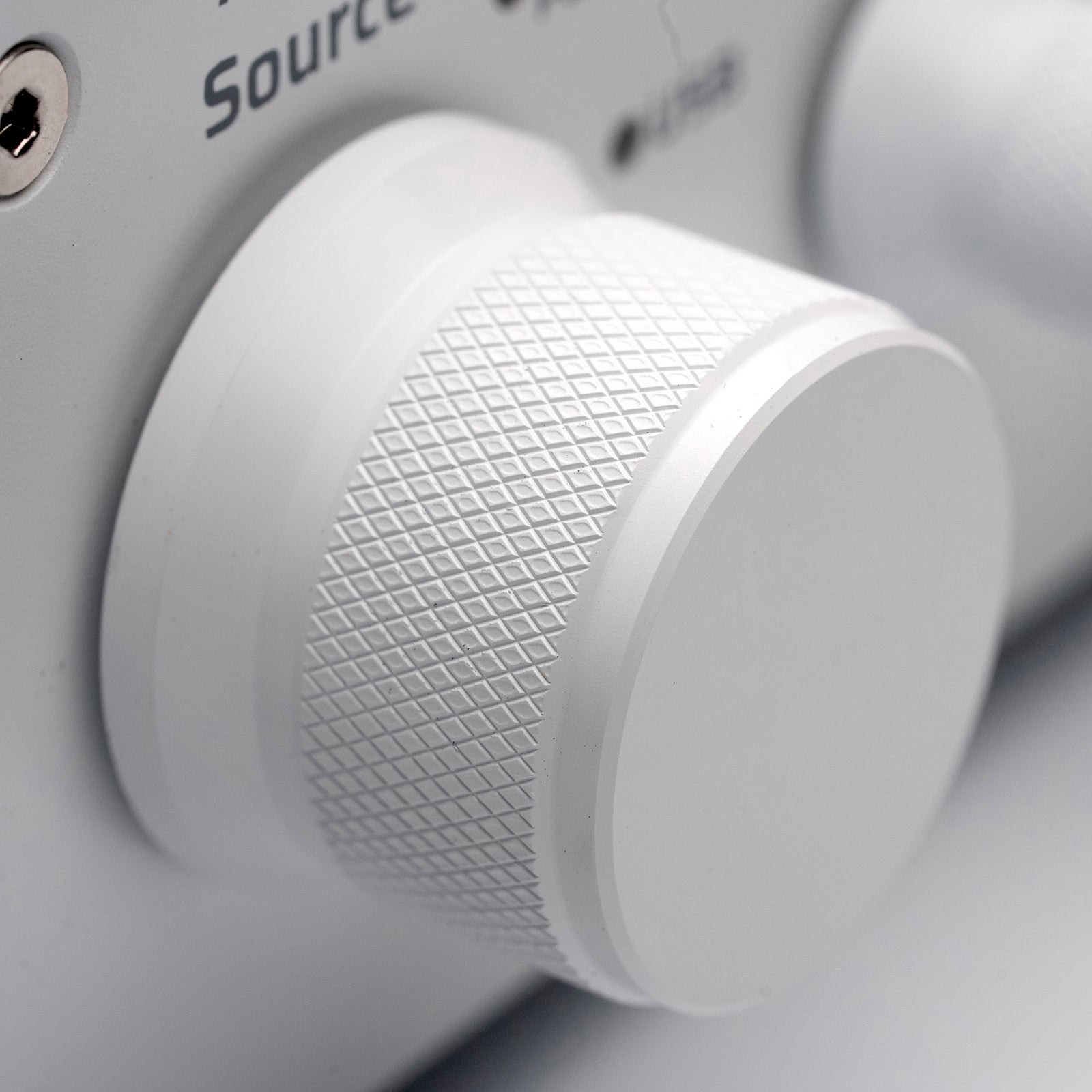 Acoustas AC650 DSP Amplifier - Deluxe Edition in White